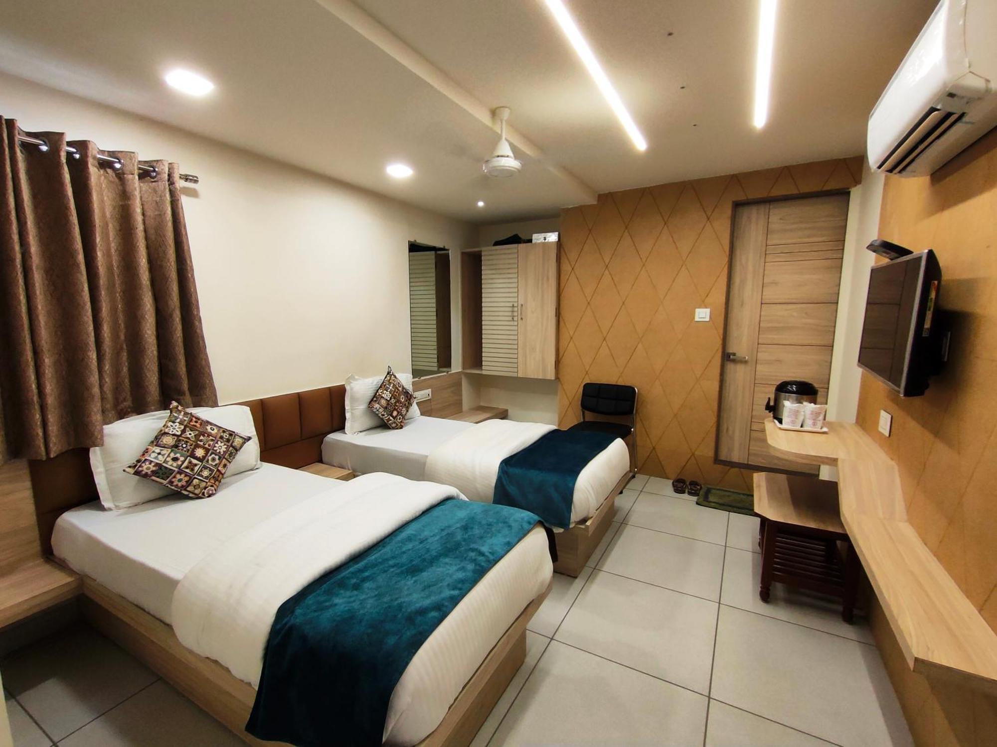 Hotel Kinara Ahmedabad Exterior foto